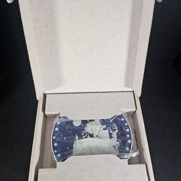 Incolay Studios Navy Blue/White Resin Christmas Plate Up On The Rooftop, 1992 - Picture 2 of 12